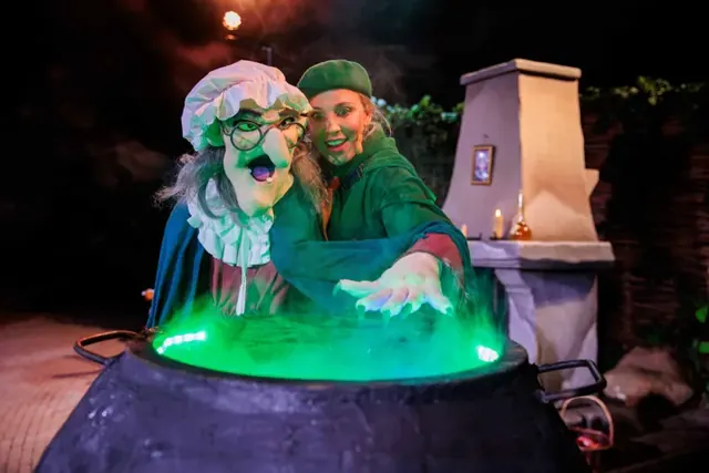 De heks uit het Sprookjesbos tijdens de Winter Efteling